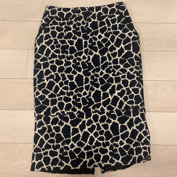 Navy and white leopard print pencil skirt - Picture 2 of 4